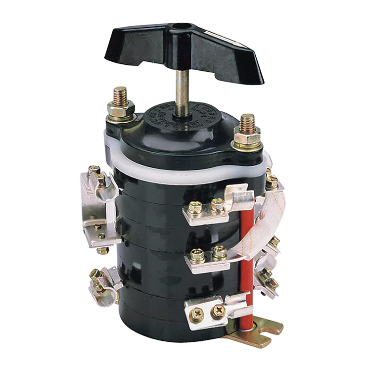 การติดตั้ง HZ10-100E119 ที่ด้านหน้าของบอร์ด 100A สวิตช์รวม